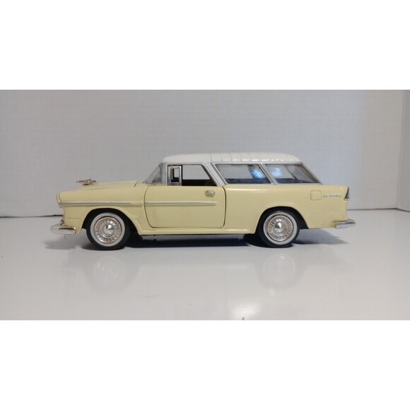 CHEVROLET Bel Air Nomad - 1955 - lightyellow - MotorMax 1:24 - Picture 2 of 9
